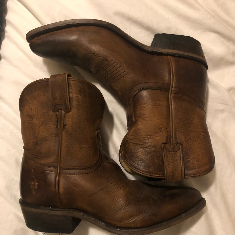 NWOT Short  Frye Billy Boots